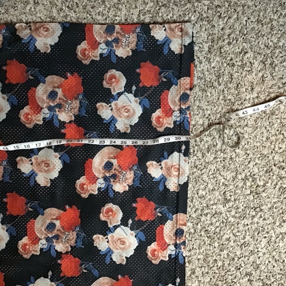 No Boundaries Men’s Floral Skull Mesh Jersey - Picture 4 of 10